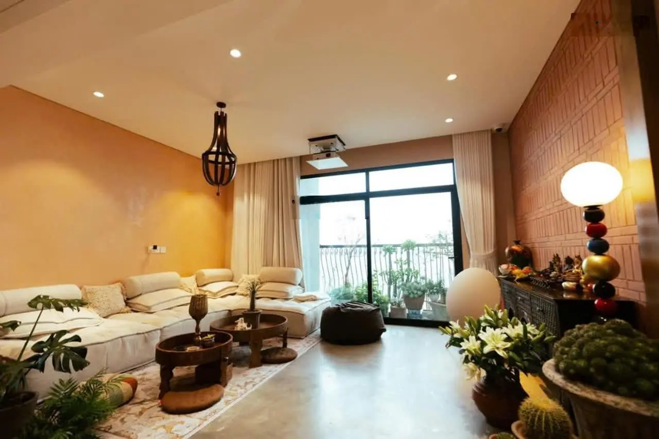 Bán chung cư cao cấp Hateco Laroma Huỳnh thúc Kháng 136m2 nội thất cao cấp giá hơn 100tr/m2