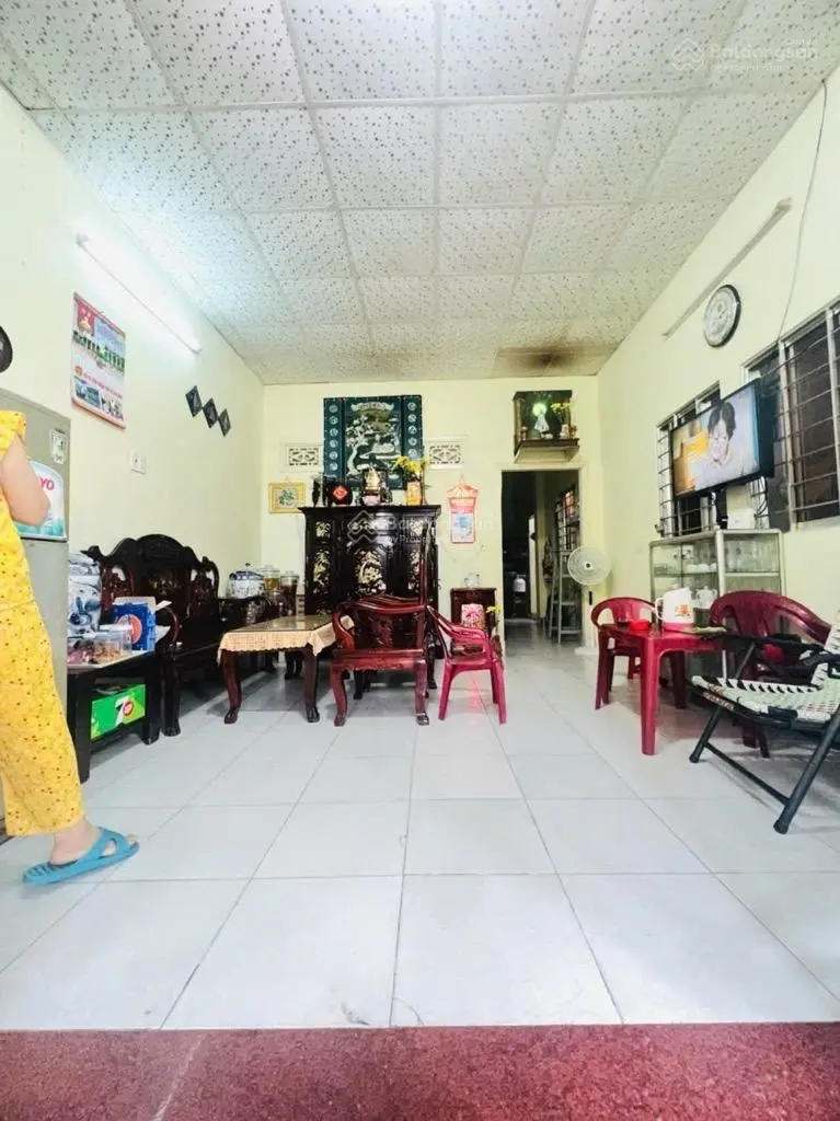 Bán nhà Tôn Thất Thuyết Quận 4 - sát mặt tiền - 70m2 - chỉ 7 tỷ - nhà cấp 4 thuận tiện xây mới