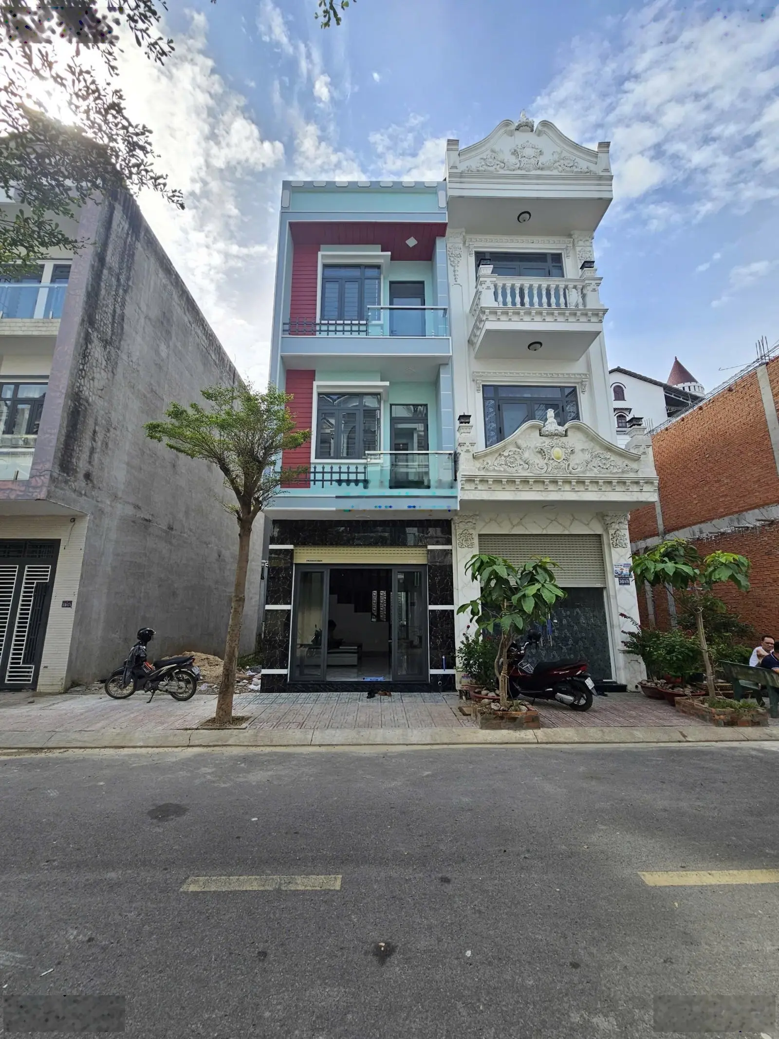 Nhà Phố Rẻ: 3Tỷ950_ Nhà 1 Trệt 2 Lầu Đầy Đủ Nội Thất KDC Gần Ngã Tư Miếu Ông Cù, TP.Thuận An