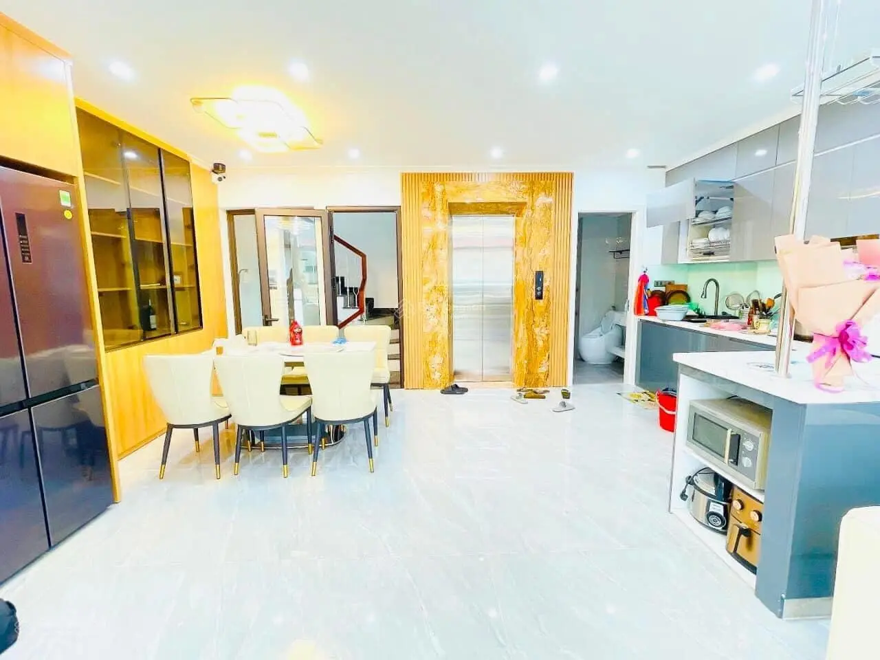 Bán nhà phân lô, thang máy, ô tô tránh Phạm Tuấn Tài 80m 8 tầng MT 6.5m 26 tỷ