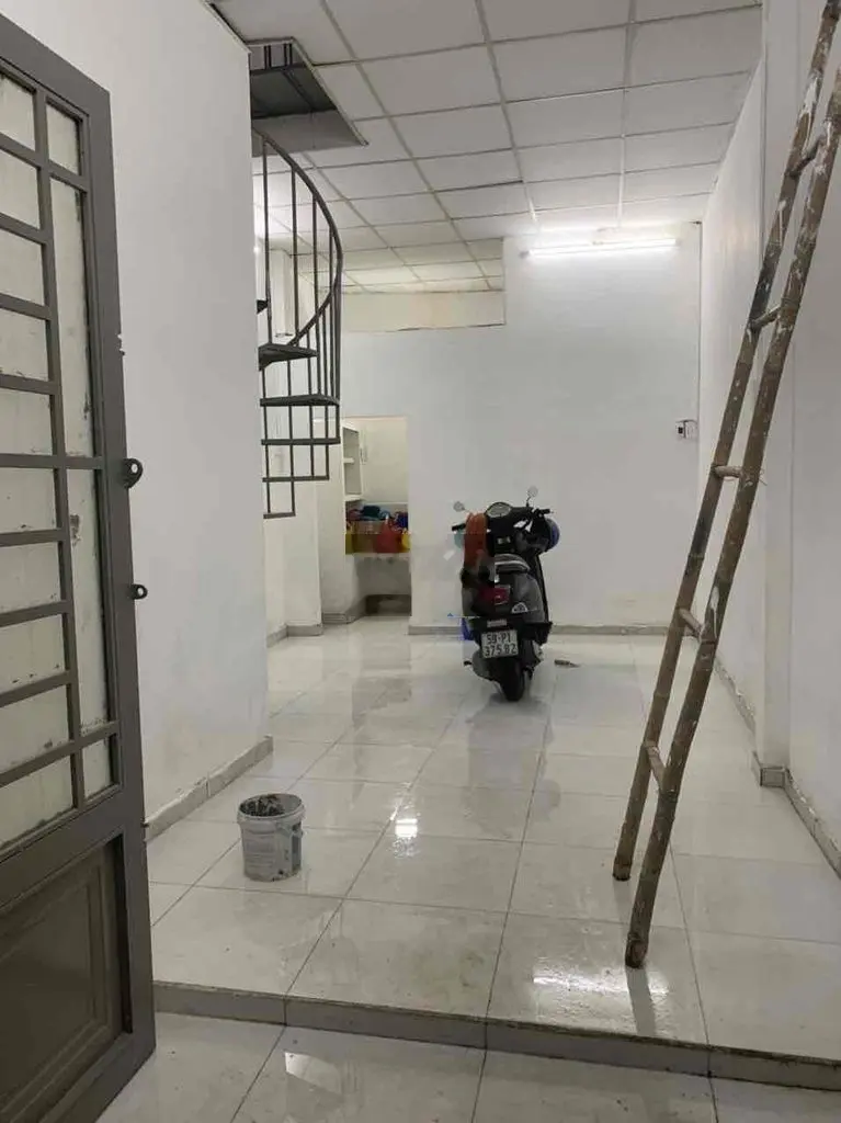 NHÀ 2 TẦNG-GẦN CHỢ ÔNG HOÀNG-GIÁ NHỈNH 2 TỶ
