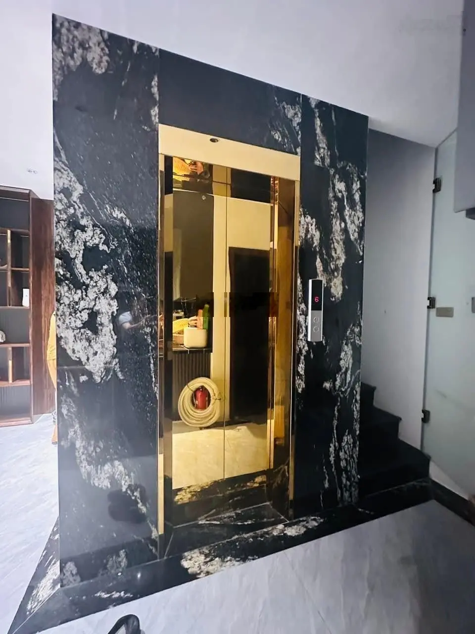 Nhanh! Góc Nguyễn Văn Huyên, gara, thang máy, 2 thoáng, dòng tiền, kinh doanh, ở sướng, 78m2*MT 6m