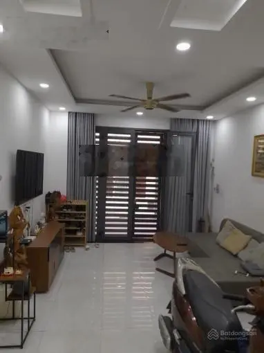 Bán gấp nhà riêng 60m2 đường Thích Quảng Đức, Phú Nhuận SHR