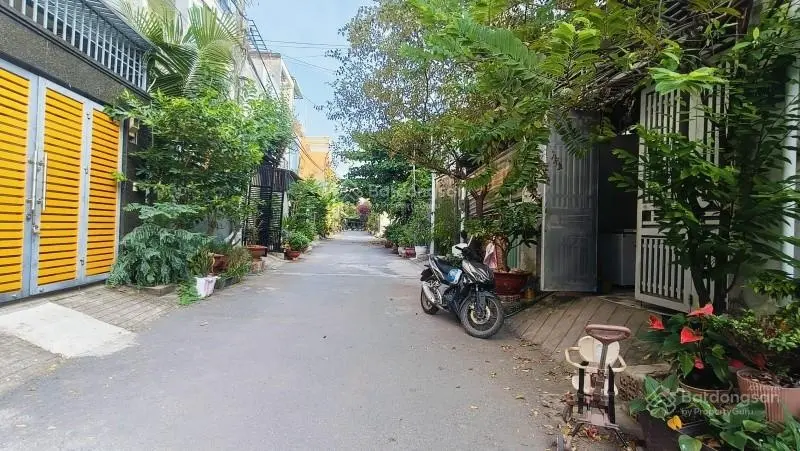 Nhà mới đẹp 3PN 3WC mặt tiền đường 7m rộng rãi. Lên cao tốc chỉ 1km 25ph di chuyển vào trung tâm Q1