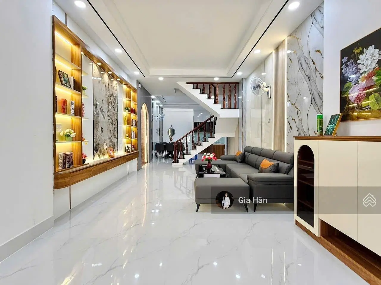 Bán nhà gần chợ Thạch Đà giá chưa tới 3 tỷ. Nhà 60m2 Phạm Văn Chiêu xây 1 trệt 2 lầu. Sổ riêng sẵn