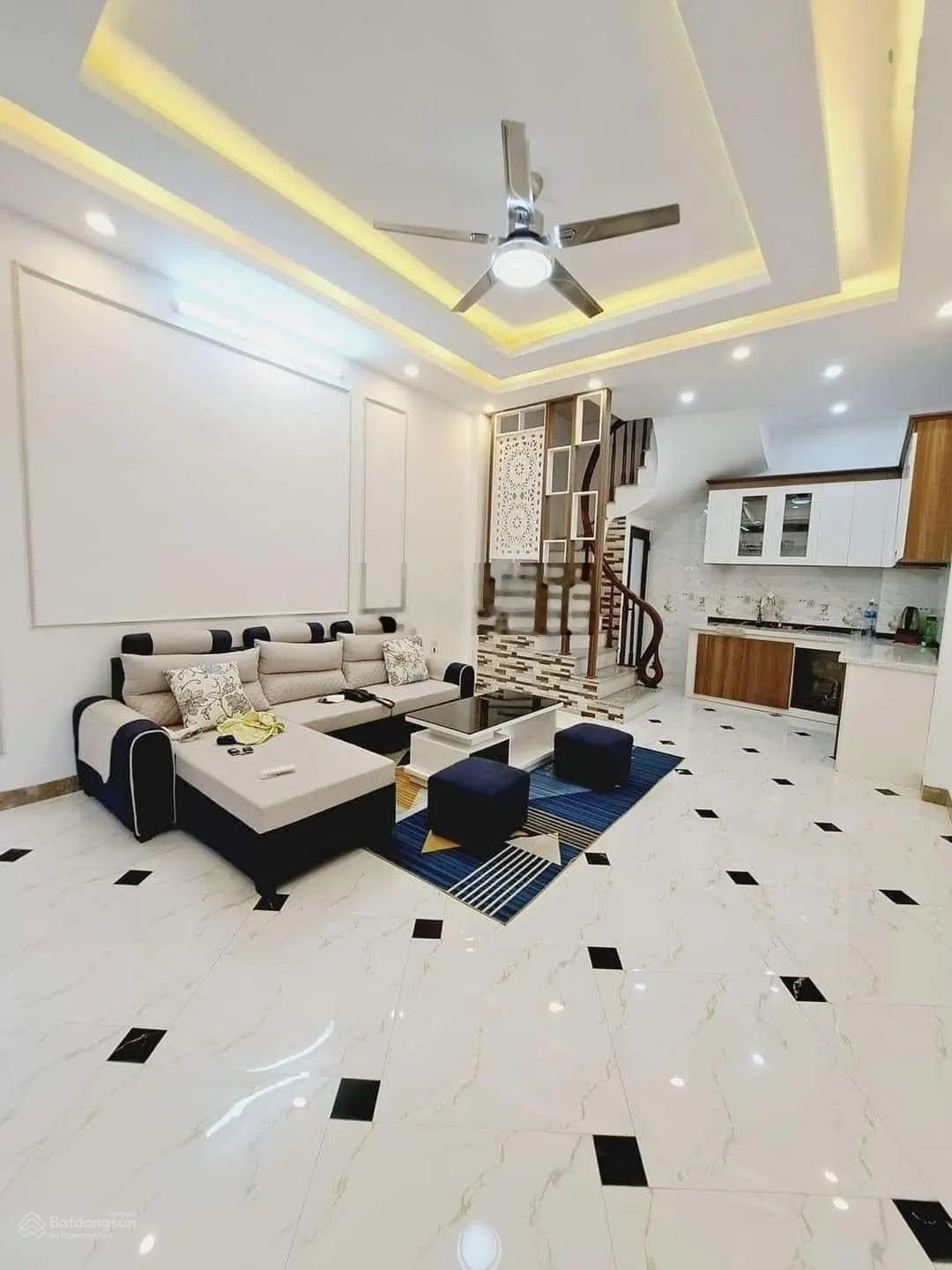 Bán nhà Đường Lương Khánh Thiện 43m2 5 Tầng 4,2M Mặt Tiền Ô Tô Qua Nhà 40M Ra Phố Vip Q. Hoàng Mai