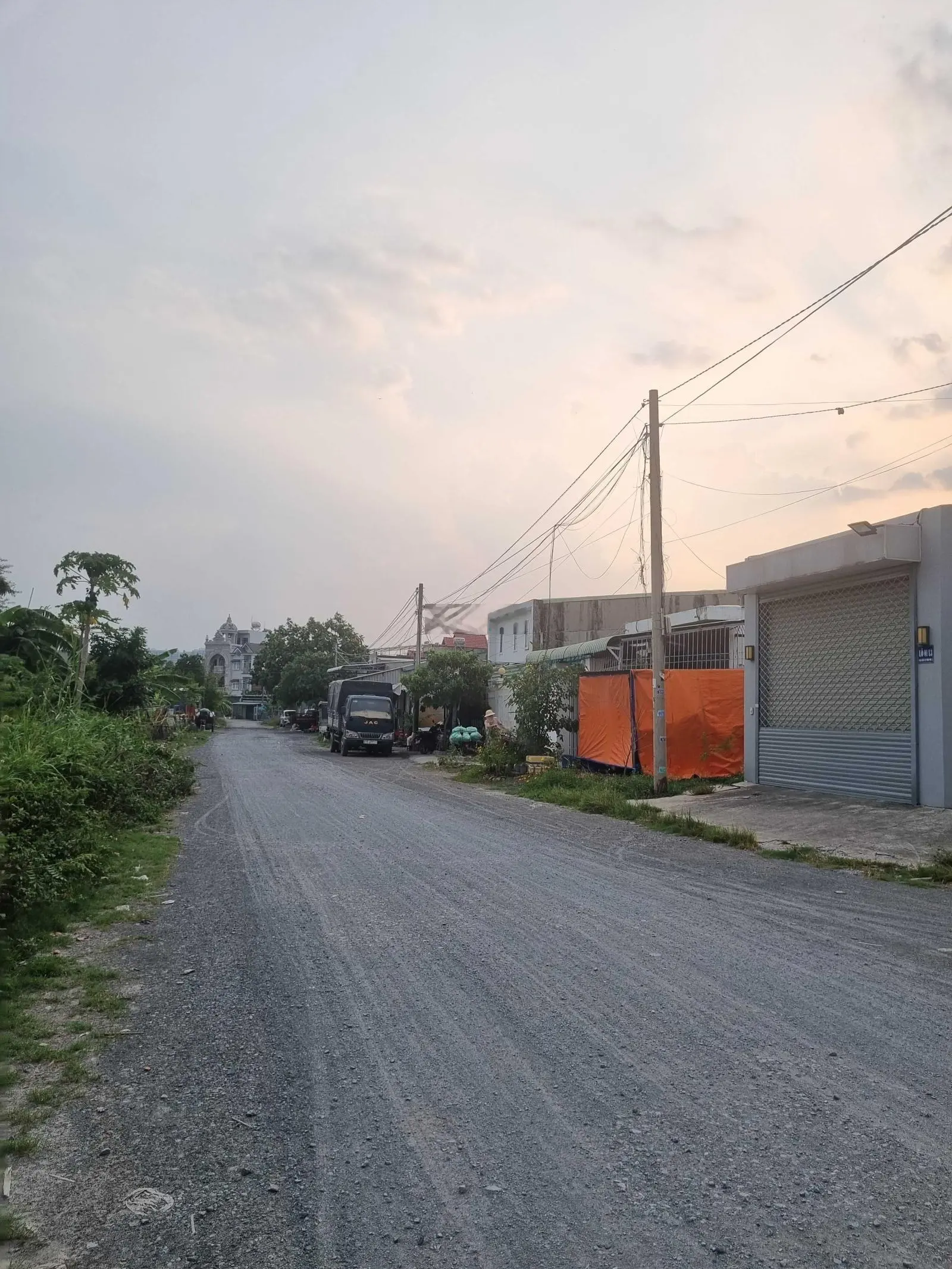 Nhà đường 8m KDC Vĩnh Phú giá 4ty650