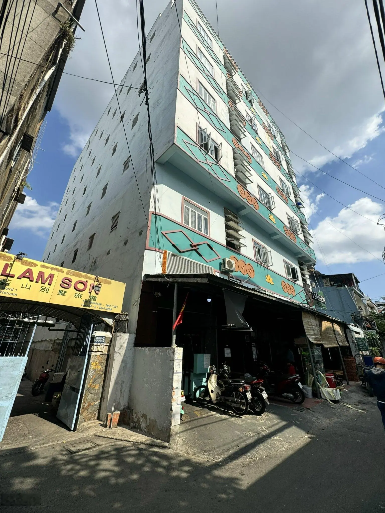 Cần bán gấp tòa nhà CHDV đường Lê Văn Sỹ, P1, Q. Tân Bình. DT: 17.5x28m, NH: 27m, Hầm, 7 tầng