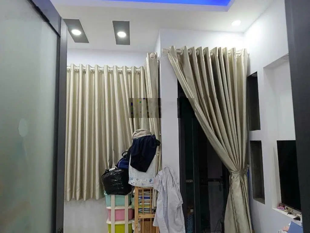 Bán nhà tốt ngay Quận 4 - DT 3,6 x 6,8m, 4 tầng đúc BTCT, chỉ 3,5 tỷ, sổ hồng riêng