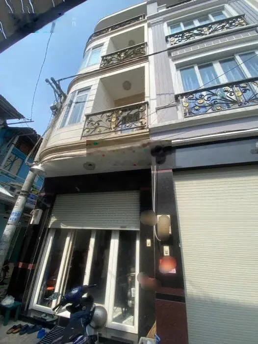 Nhà đẹp , bình thạnh 47m2 ( 4* 11,7) , 4 tầng _ hẻm xe hơi _ giá 7,2 tỷ _ gần trung tâm bà chiểu