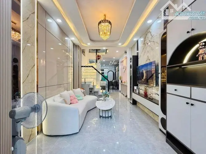 Bán nhà riêng tại đường phổ quang, giá cực chất 3,2 tỷ vnd, diện tích 56m2, 2 pn, 2 wc