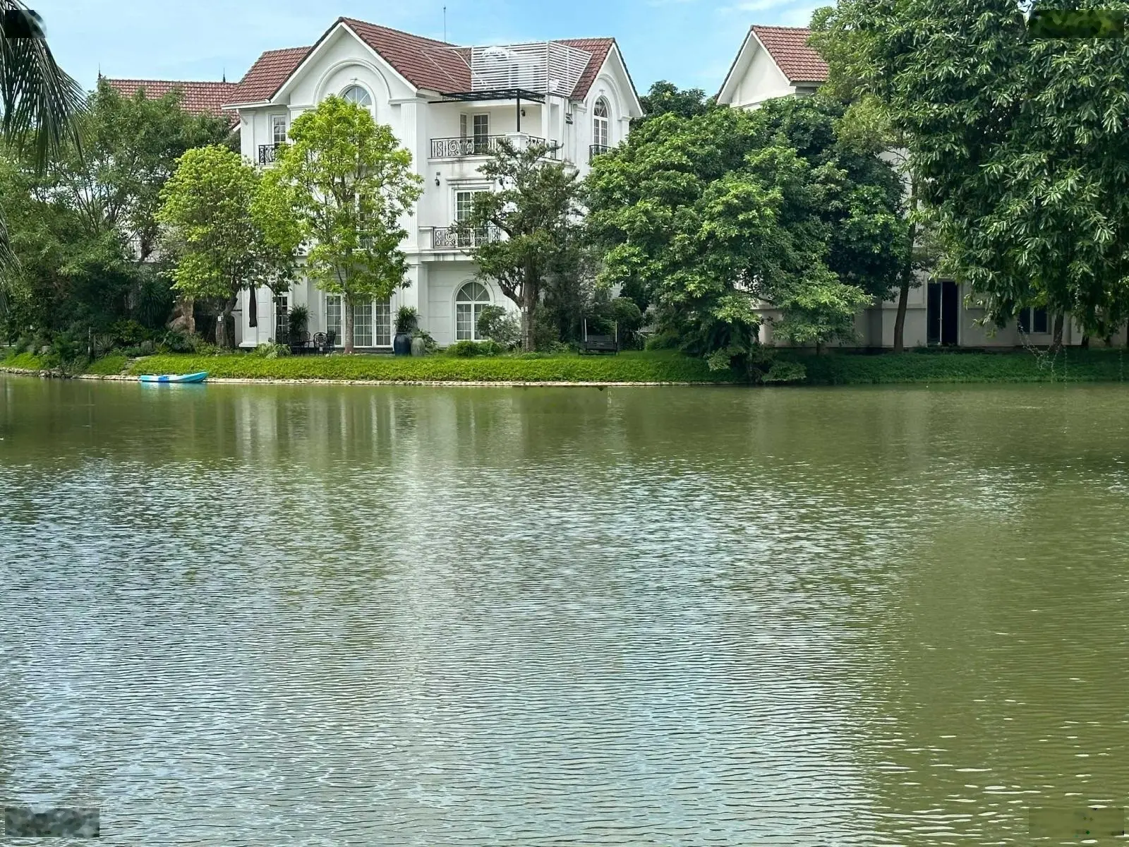 Bán Đ lập Bằng Lăng 7-08, 500m2, nội thất nhập khẩu, sau ngã ba sông. hàng xóm vip 1000 - 2000m