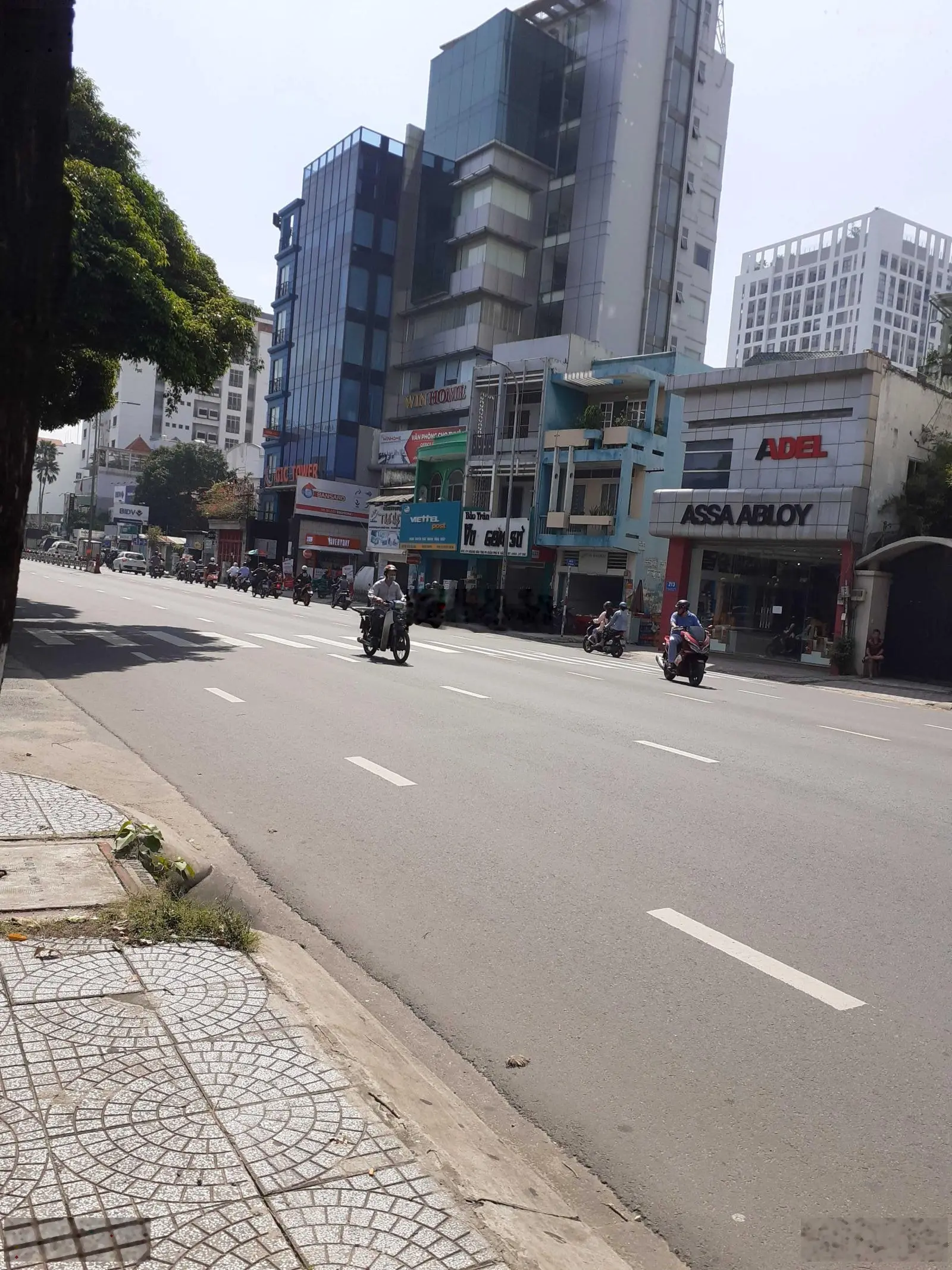 Mặt tiền siêu rẻ góc 2 mặt tiền đường Lê Quang Định 7x19m - 3 tầng chỉ 25 tỷ