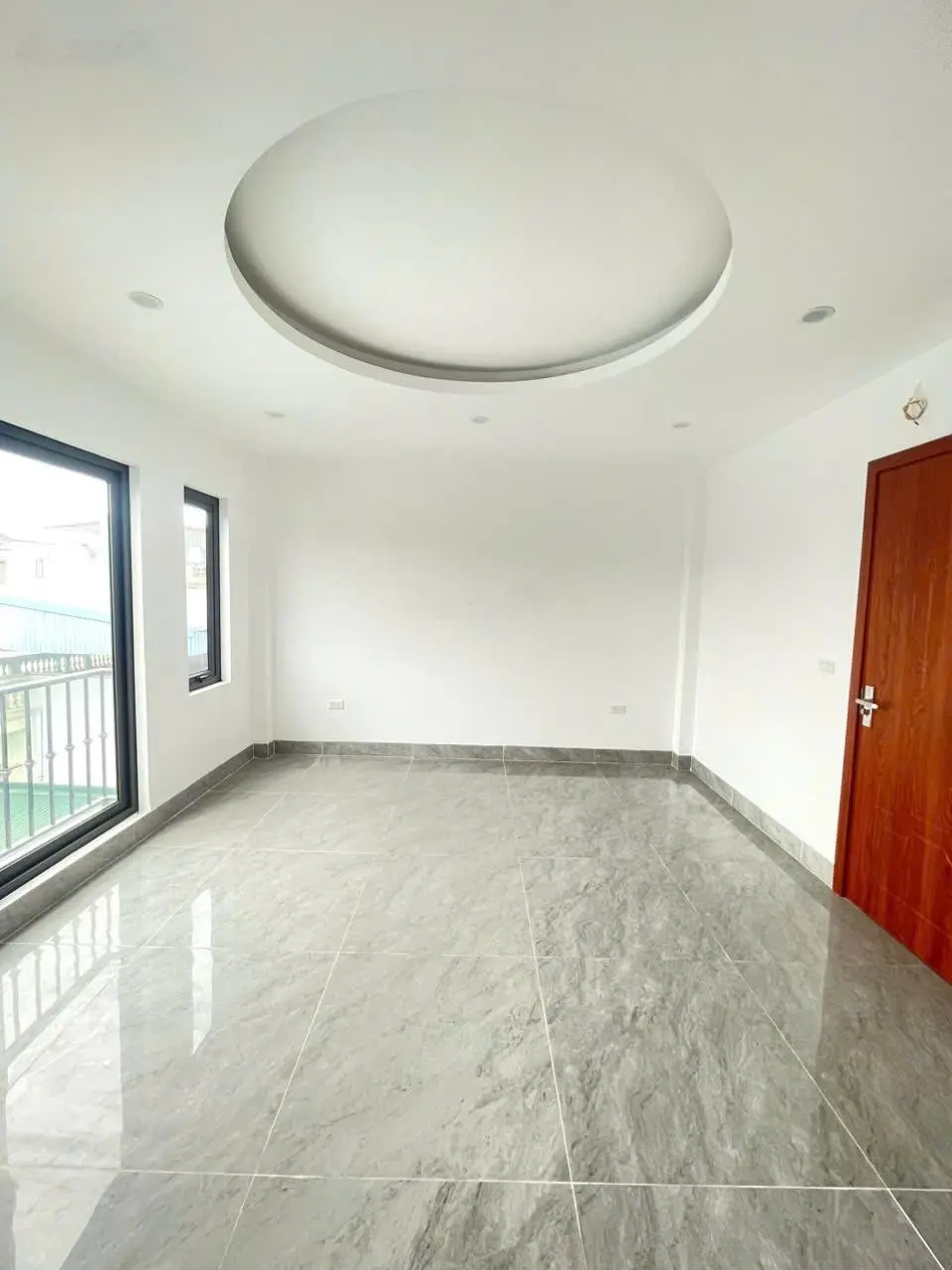 Cần gấp bán biệt thự mi ni chỉ nhỉnh 6đ tại TT Thanh Trì. Gần 100m * 4T full công năng.