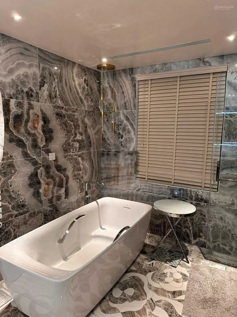Siêu vip căn góc 135m2 ban công siêu mát, view hồ tây, D'leroi Soleil