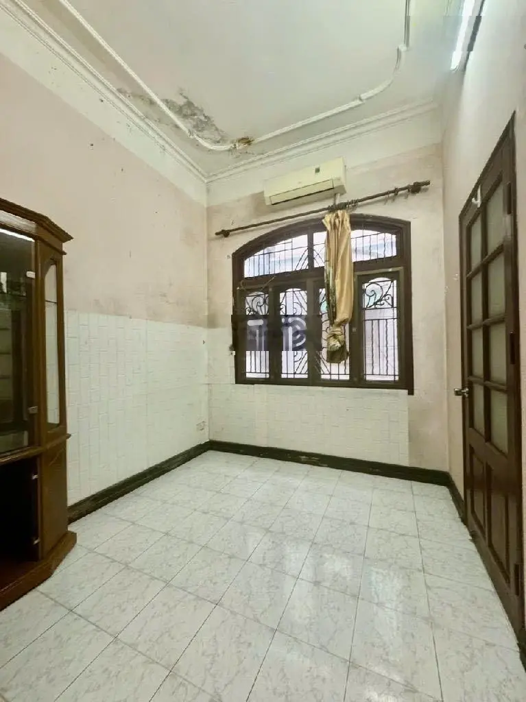 Bán đất tặng nhà 3 tầng, Thái Hà, Đống Đa, ngõ rộng thoáng sáng, lô góc, DT 60m2 giá: 13.2 tỷ TL