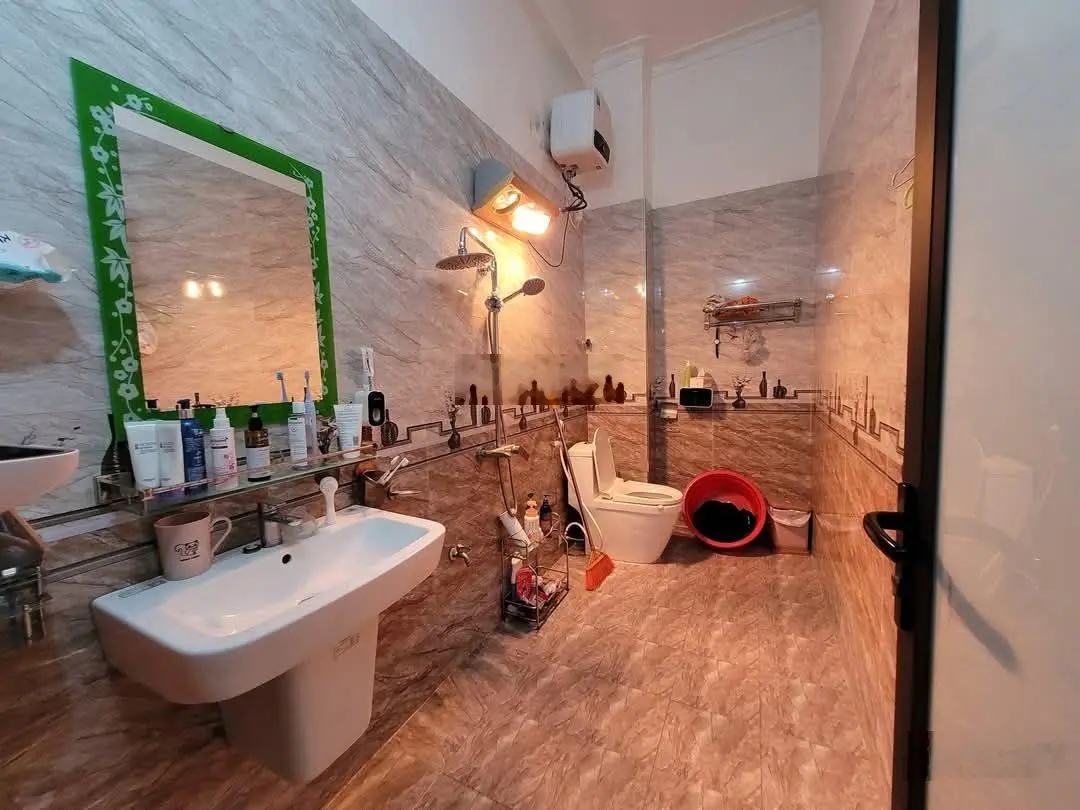 Nhà gốc dân 98m2 xây độc lập 3 tầng kiên cố , đường thông 6m tại Cái Tắt , An Đồng lh 0989.976.148
