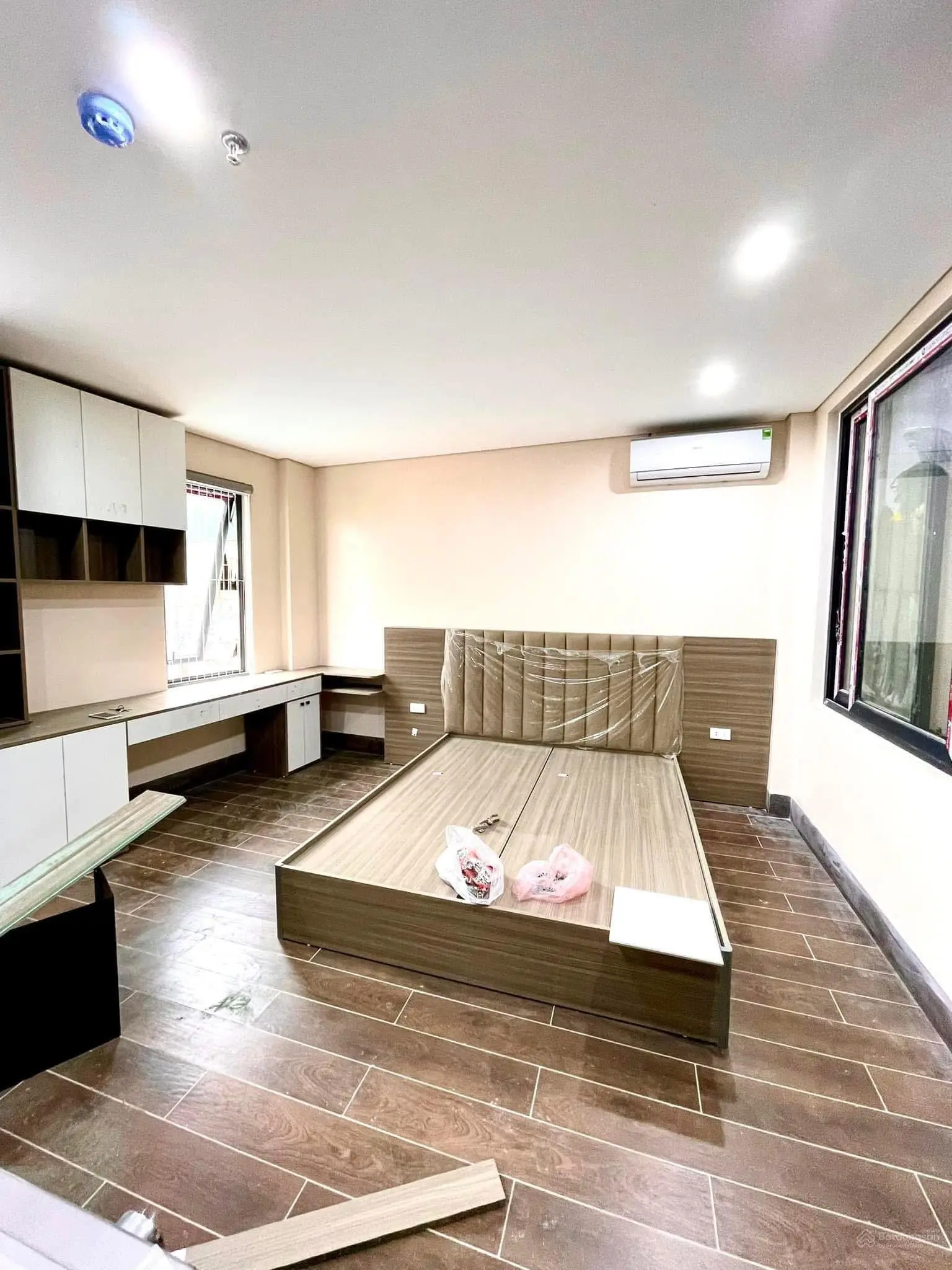 Đây rồi! Bán nhà Võng Thị 54m2 - 6 tầng thang máy - ngõ thông kinh doanh - gần phố - ô tô - 14.2 tỷ