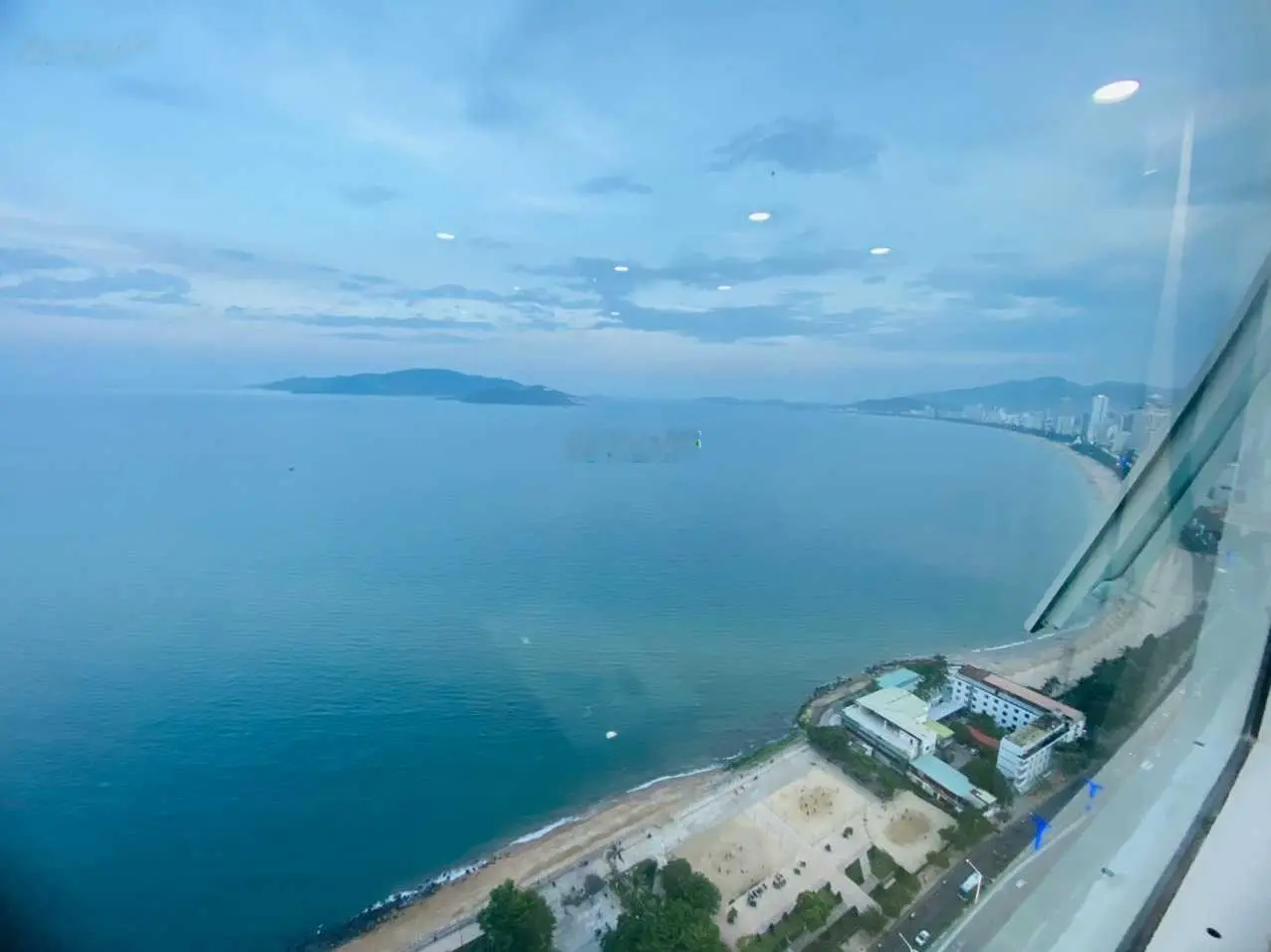 Bán căn hộ nội thất đẹp view biển ở Mường Thanh Khánh Hòa