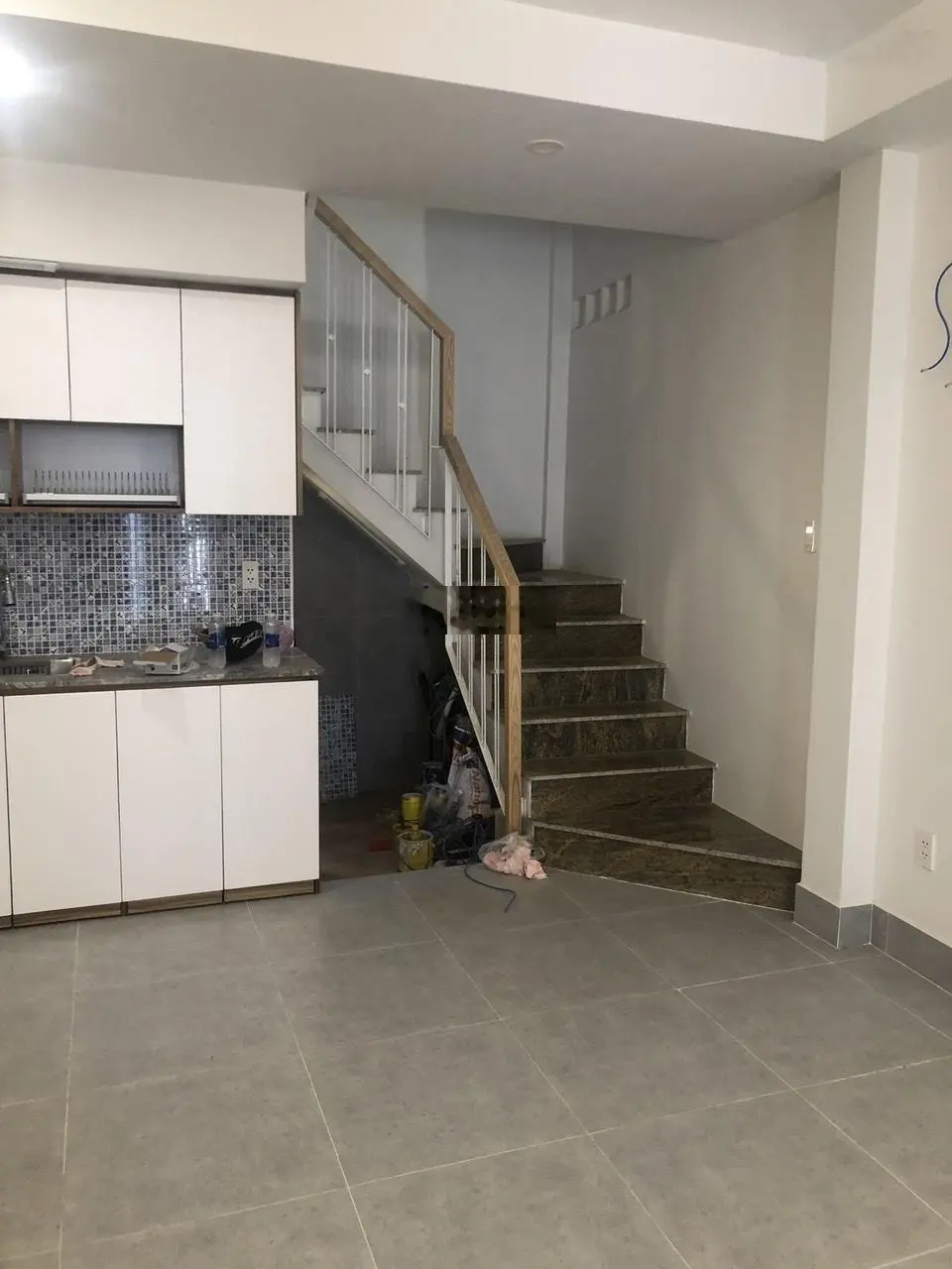 Nhà sát mặt tiền CMT8, Q10, 4.1 x 9.5m nở hậu trệt, 3 lầu. Giá 6,2 tỷ còn bớt