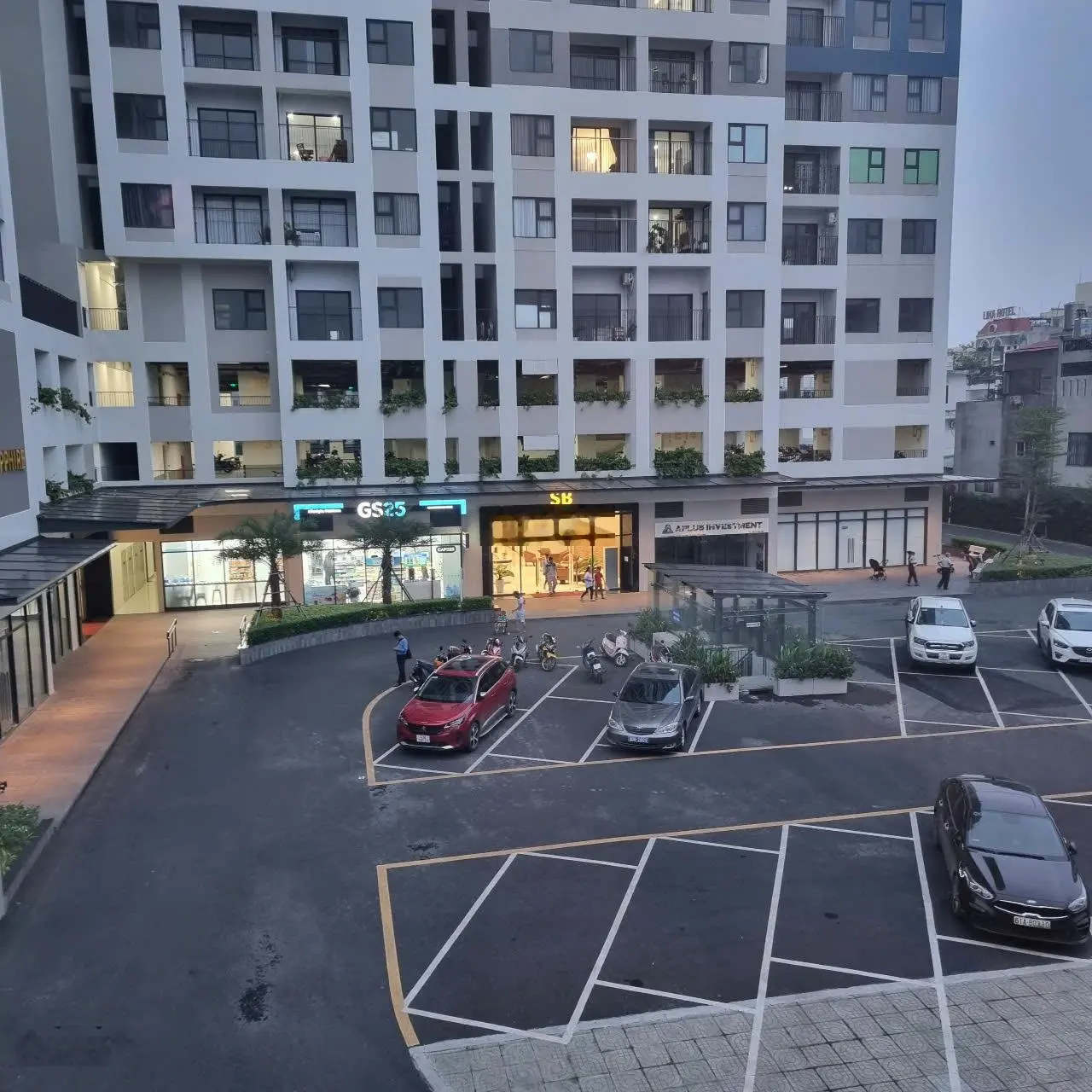 Bán căn nhà 4 tầng sau Vincom 550 Dĩ An cho nhà đầu tư