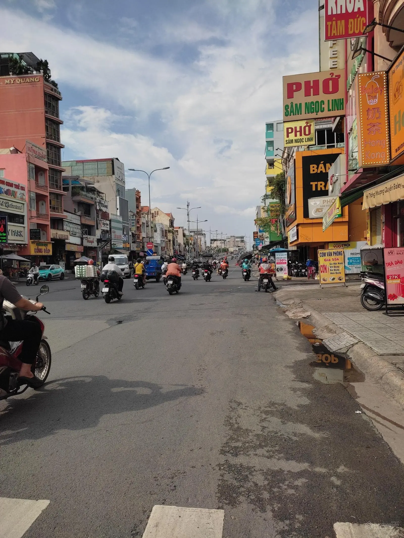 Bán nhà mặt tiền Bình Quới: (8,3x24,5) =203m2 - 3 tầng: 55 tỷ