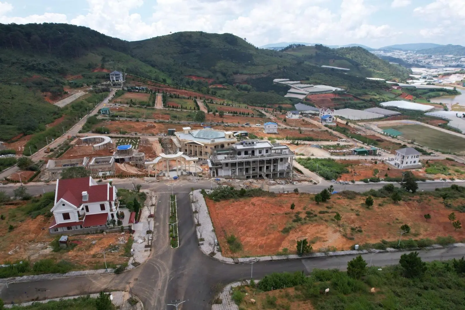 Hoa hậu KĐT Vạn Xuân Langbiang- 290m2, view rừng thông