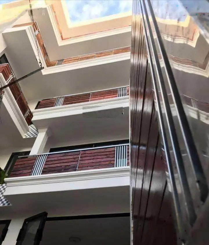 Bao đầu tư, CHDV Dương Quảng Hàm, 180m2, 5 tầng, dòng tiền 100tr/tháng