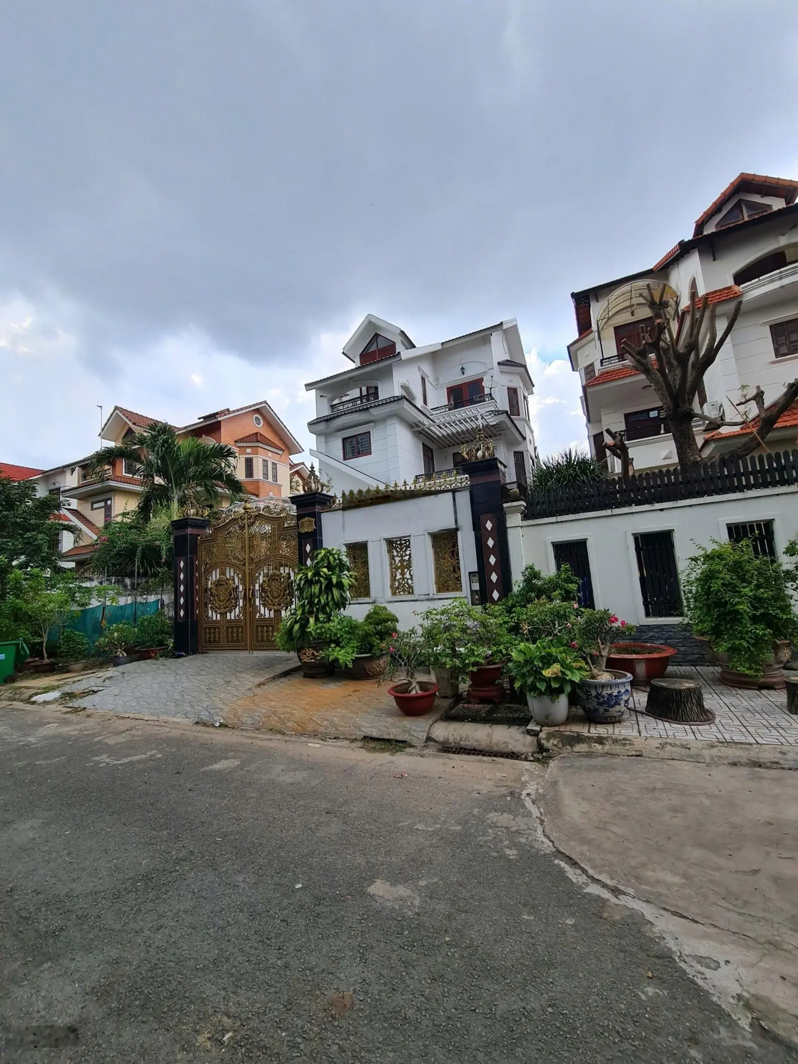 Lô đất góc 2 mặt tiền KDC Khang Điền, Phước Long B, Quận 9. Dt: 163m2/13 Tỷ.