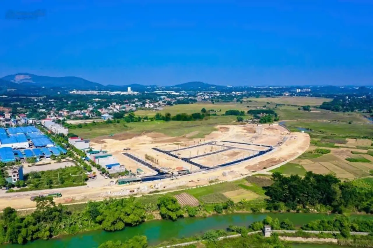 Bán lô đất nền diện tích 267.5m², MT 10.5m tại Phố Chợ Lương Sơn, giá 14.7 tỷ, sổ đỏ riêng