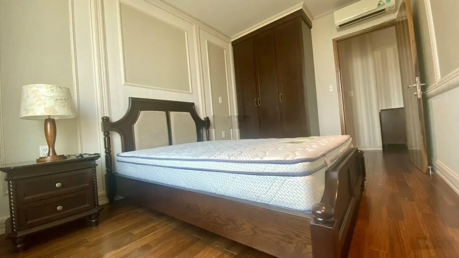 Bán nhanh căn hộ giá rẻ 2PN/2WC 87m2 Leman Luxury Q3, nhà mới nội thất đầy đủ. LH 0934 004 ***