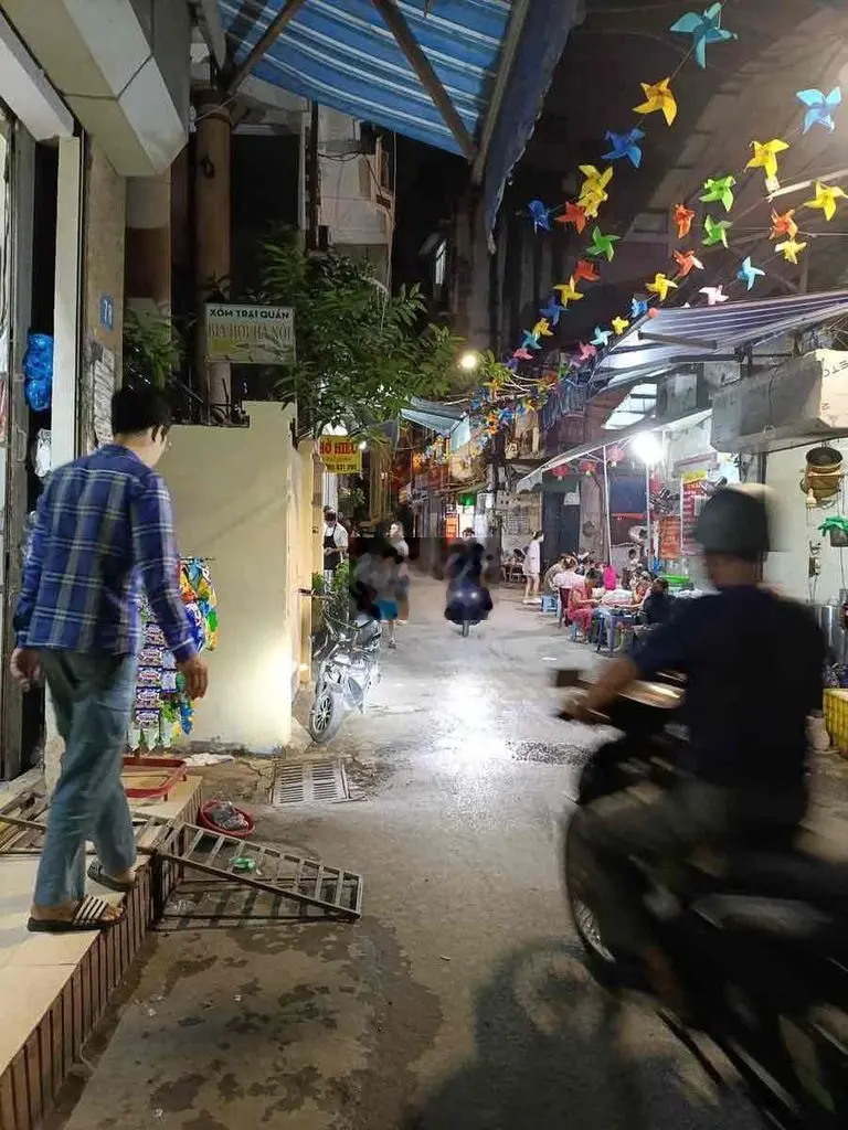 Trung Phụng, vài bước chân ra phố , nhà xây kiên cố, 62m2x3,5T, lô goc