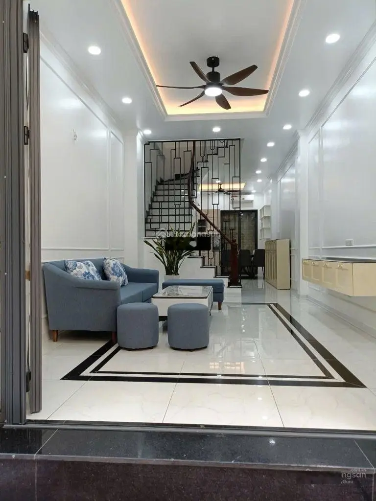 Bán nhà 4t DT 48m2 ngõ 447 phố Ngọc Lâm. đường 3 ô tô tránh. kinh doanh, cạnh vườn hoa, gần trường