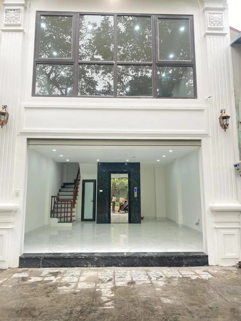 Kinh doanh bất chấp ô tô tránh dừng đỗ ngày đêm cổ linh - phố trạm - đàm quang trung - long biên
