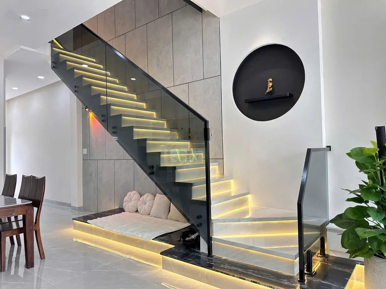 Bán nhà mới xây đẹp phường 5- 130m2 full nội thất cao cấp đường ô tô giá 3 tỷ 450 triệu