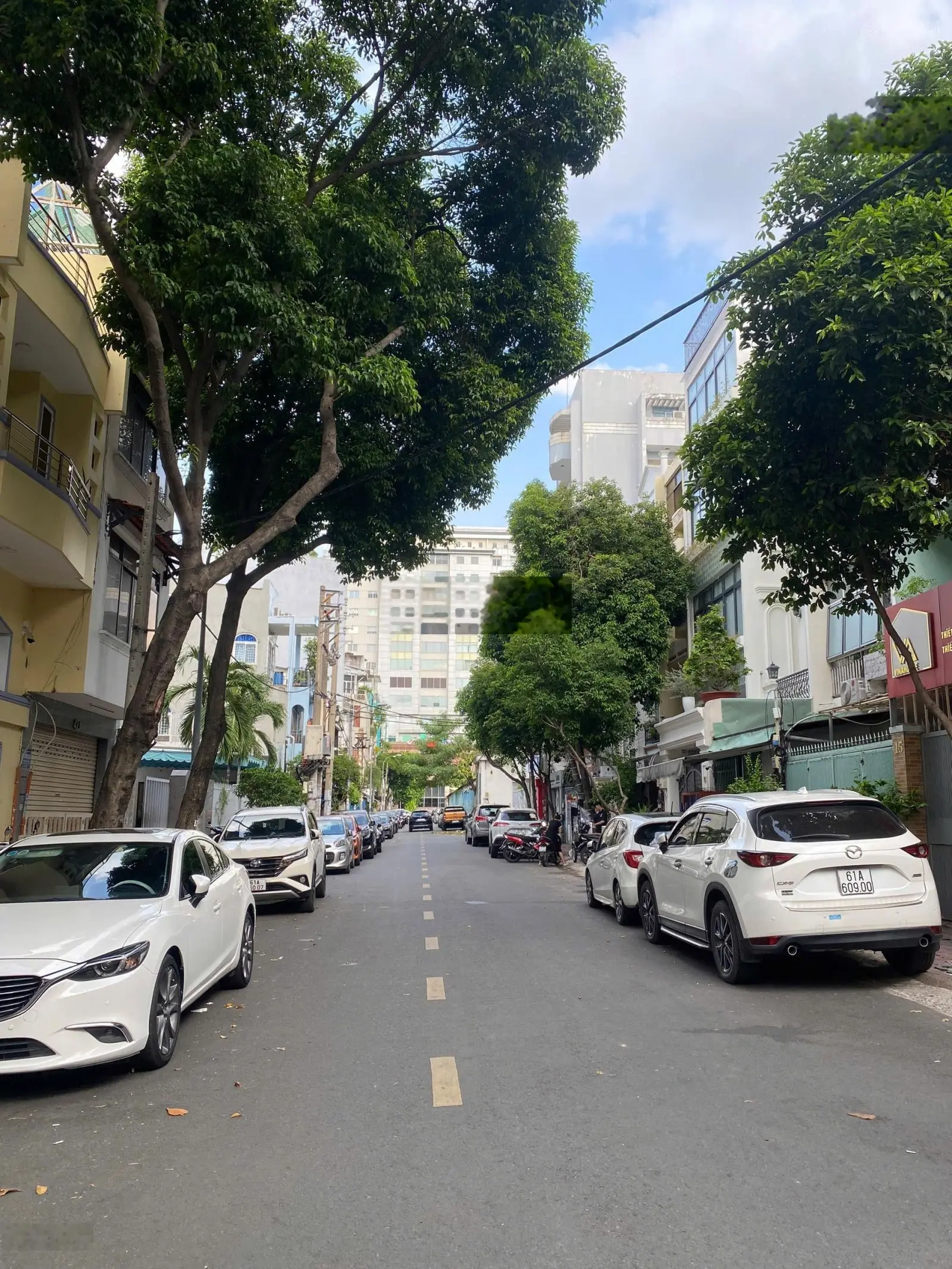 Bán Nhà MT Lý Văn Phức, P Tân Định Quận 1, DT 4x20m, 4 tầng, Khu Vip Giá bán 24,5 Tỷ