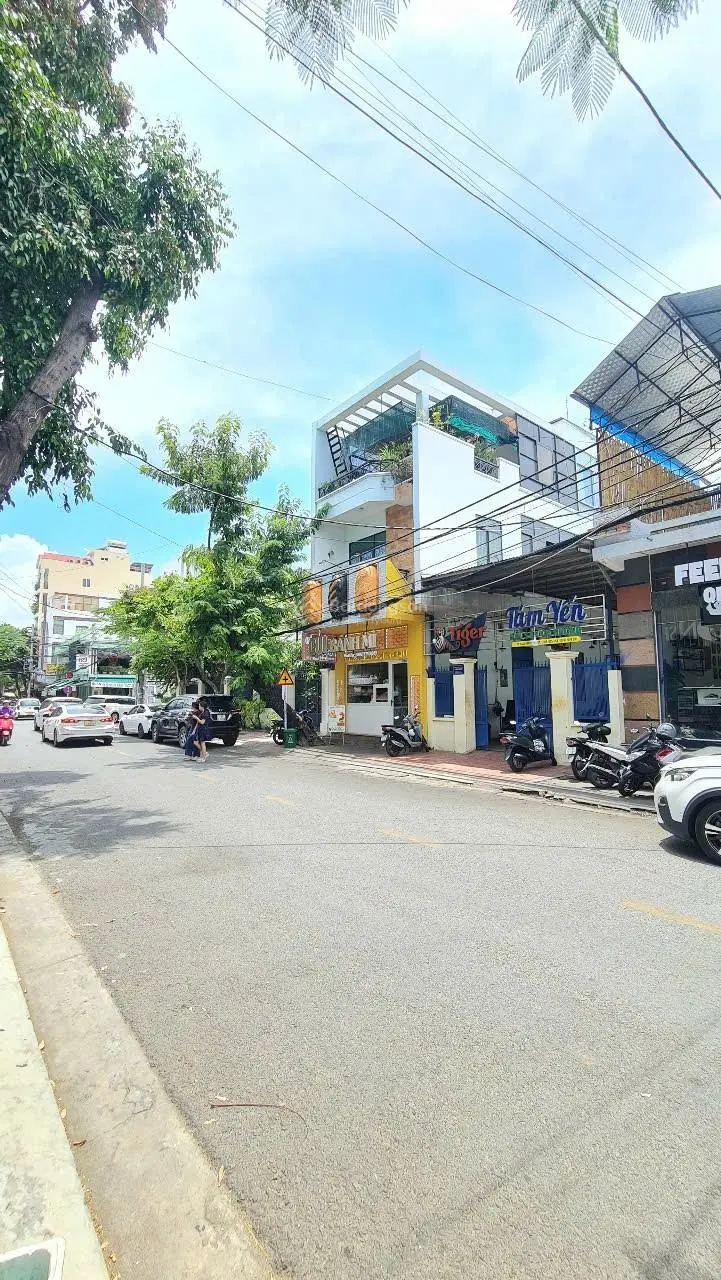 Bán Nhà Mặt Tiền đường Bạch Đằng - Giá 43 Tỷ - Ngang 8.3m. Nha Trang