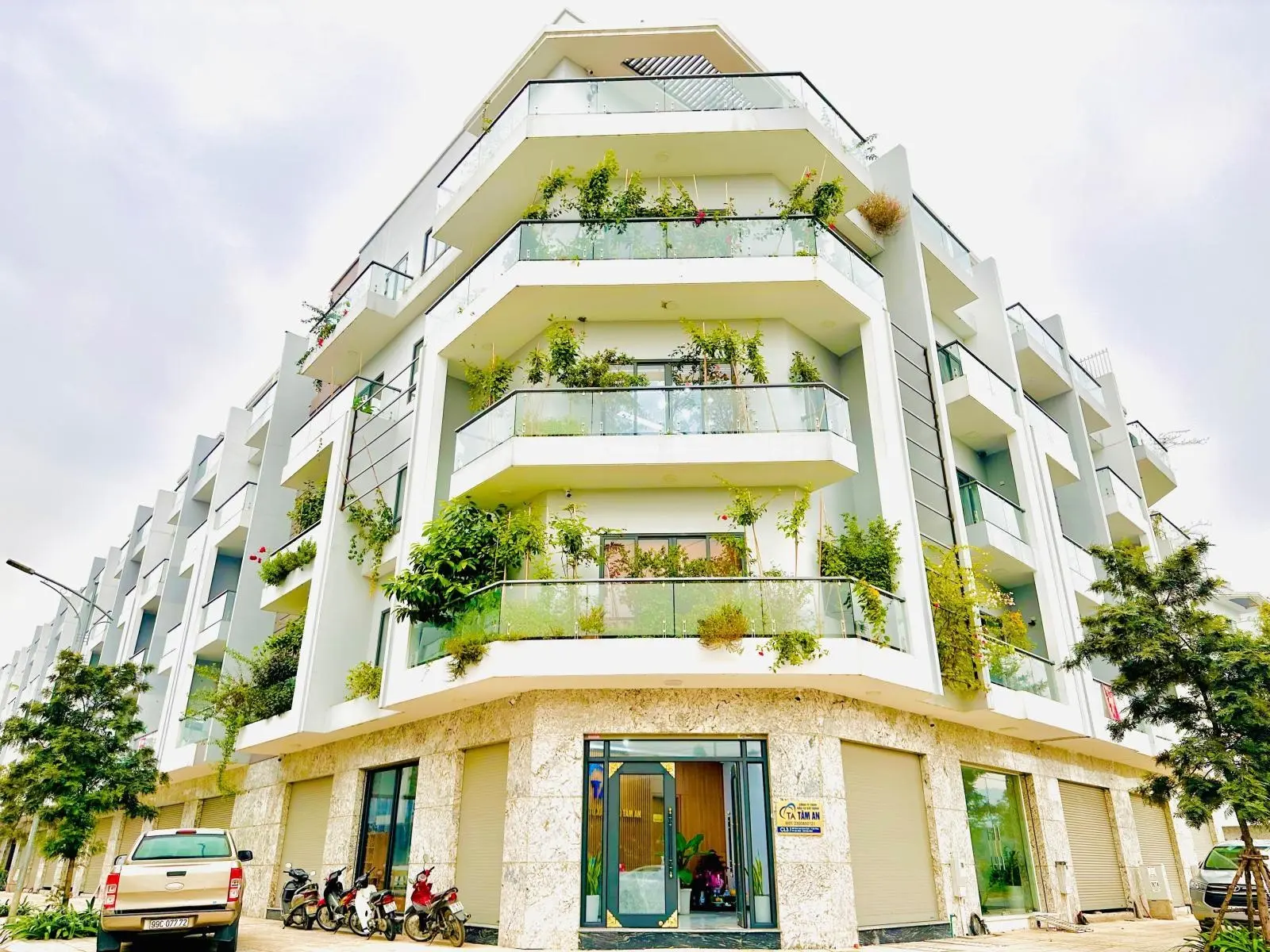 Chính chủ bán căn góc Him Lam Đại Phúc giá hơn 10 tỷ DT 108m2 view vườn hoa, ngập tràn tiện ích