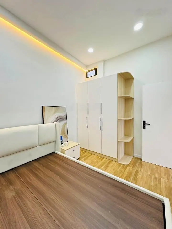 Hết hợp đồng thuê gửi bán ra căn Ung Văn Khiêm 64m2 sau lưng trường Tiểu Học Đống Đa