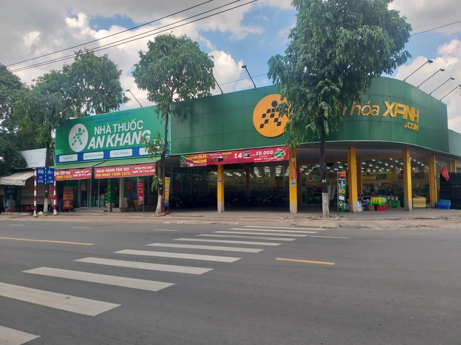 MT kinh doanh nhà mới Hai Bà Trưng Dĩ An DT 121m2 4 tầng 5PN giá 11.2 tỷ (TL), alo Tiền 0908 993 ***