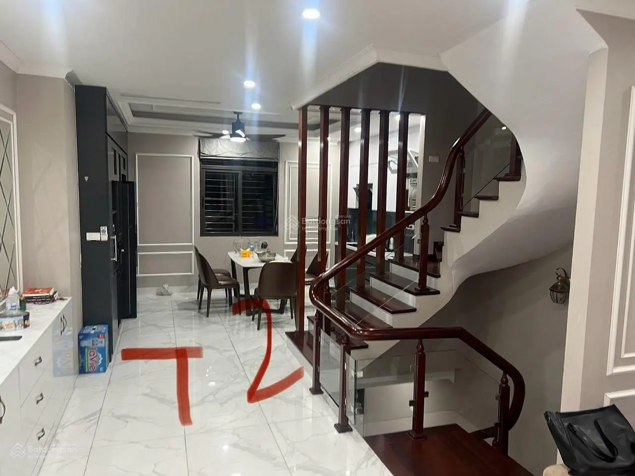 Chính chủ bán nhà lô góc 5 tầng full nội thất trung tâm Mỗ Lao - Hà Đông