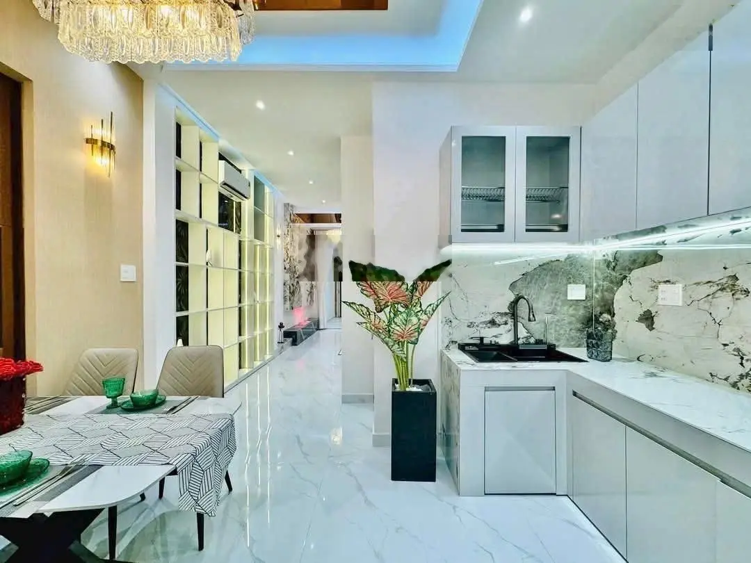 Căn siêu vip Thống Nhất - Gò Vấp - có thang máy nhập khẩu Ý - hiện đại không đụng hàng - 5 tầng mới