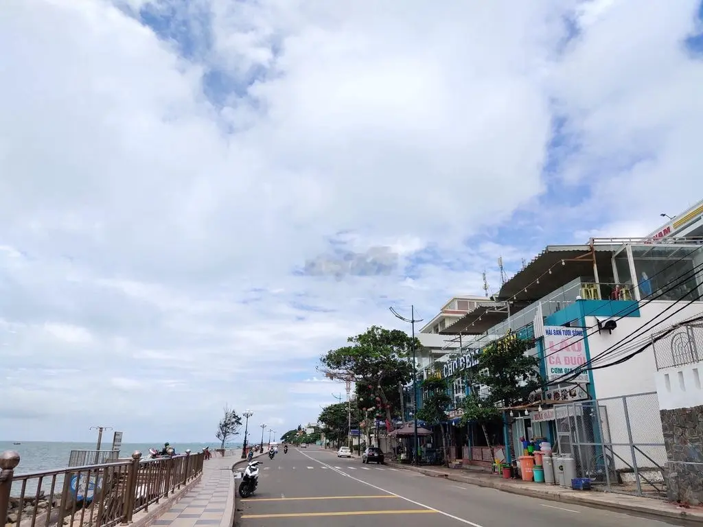 BÁN LÔ ĐẤT ĐẸP 162M2 MẶT TIỀN ĐƯỜNG HẠ LONG FULL THỔ CƯ NGANG 6,4M P2.