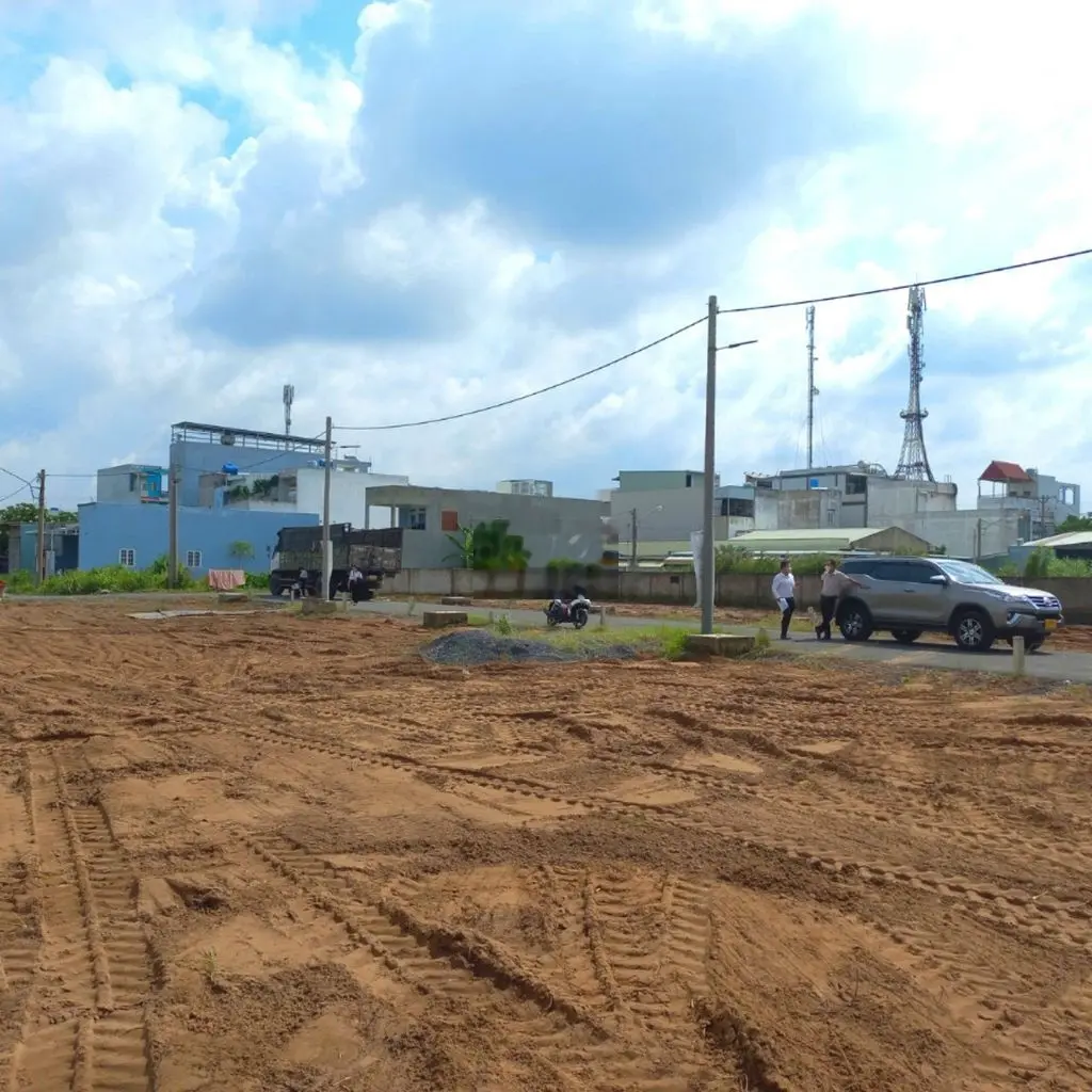 chủ ngộp bán lỗ 250m2 thổ cư,sổ sẵn chỉ 610tr sát quốc lộ 14,gần KCN.