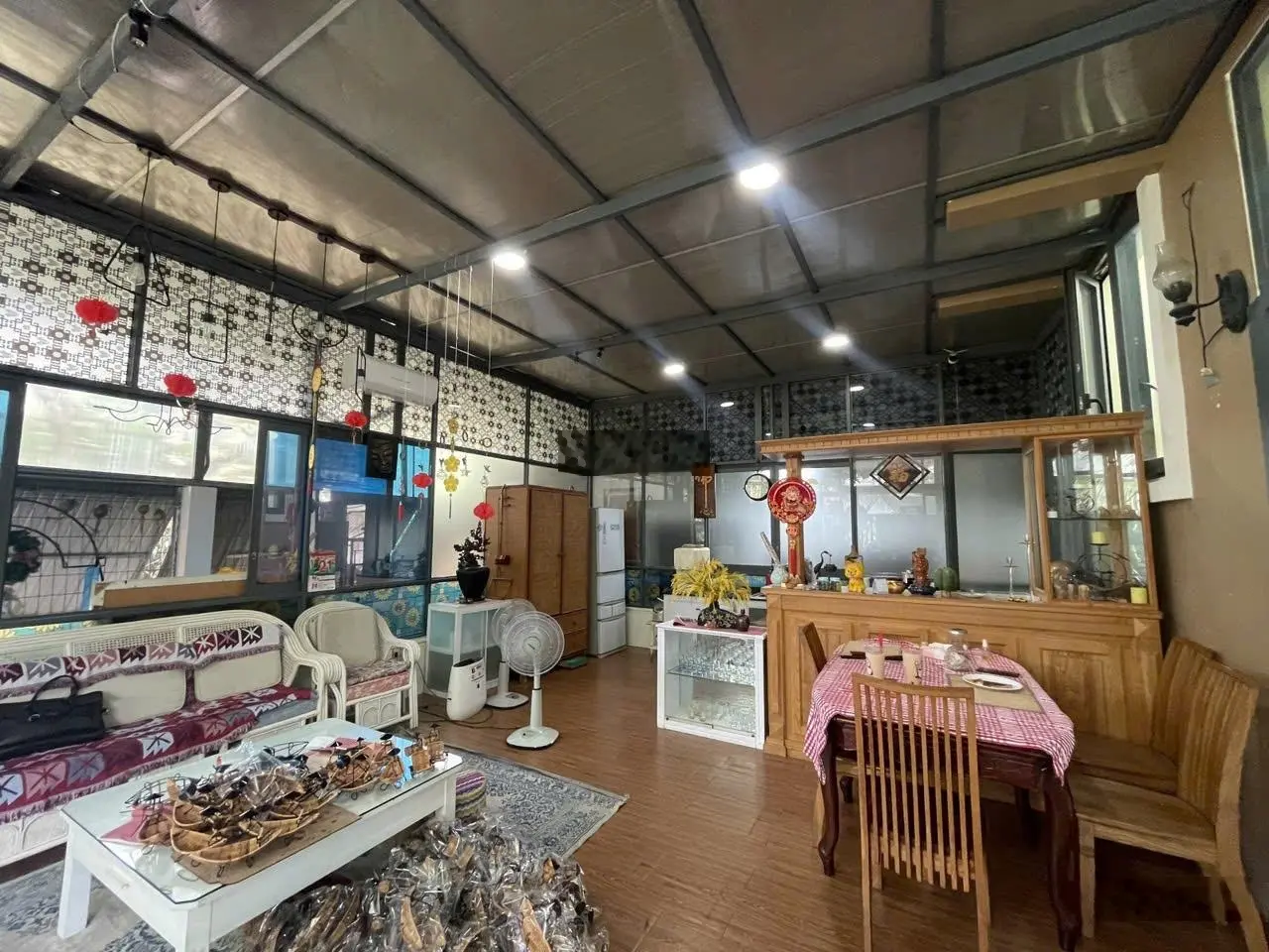 Bán nhà vườn 204m2 11x19m 8.7 tỷ ngay chung cư Ricca Gò Cát Q9 sổ hồng BST đường 8m vỉa hè