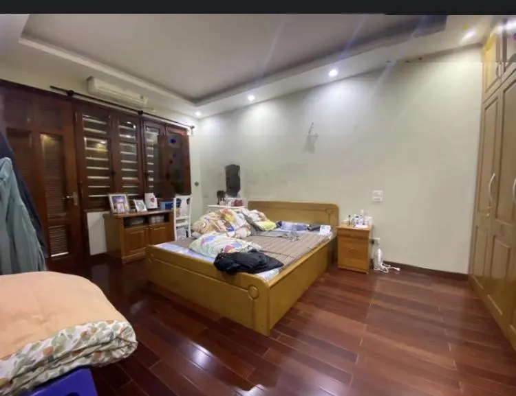 Còn xót! Hào Nam, ô tô tránh, phân lô, tương lai mặt phố, văn phòng, kinh doanh đỉnh. 70m*4T