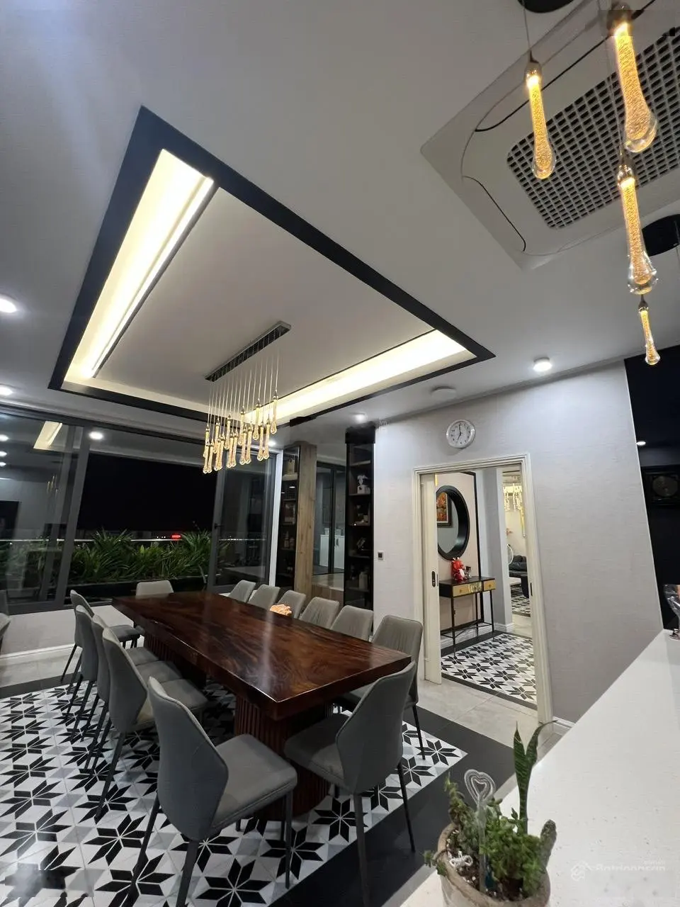Đẹp Nhất Phố Nguyễn Chí Thanh - Toà Nhà 7 Tầng 95m2 - Mặt Tiền Khủng 10m - Vỉa Hè 5m