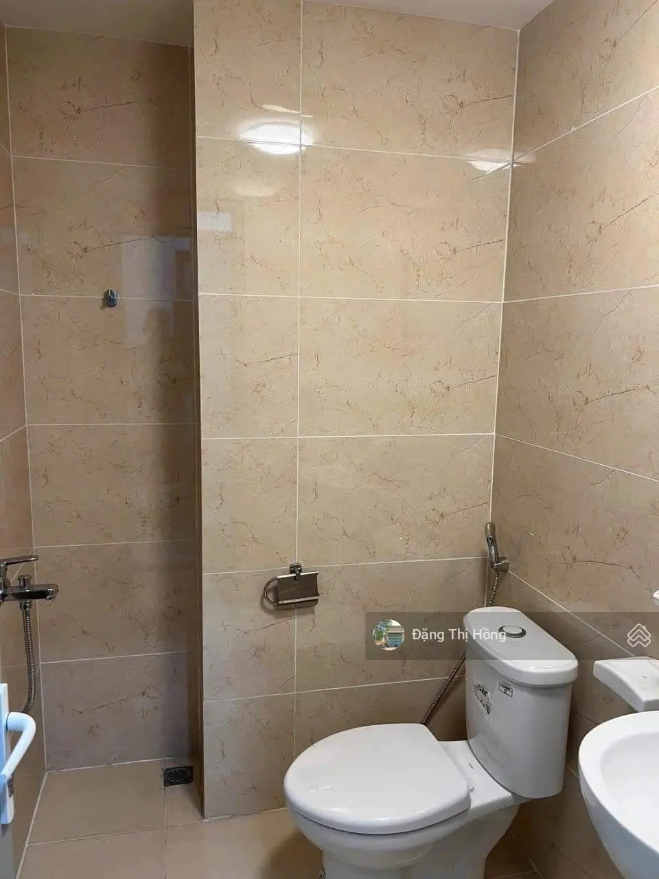 Nhà cần bán gấp đường Tân Túc 80m2 ngay UBND Bình Chánh, 1T2L, cách Quốc Lộ 1A 500m, sổ sẵn