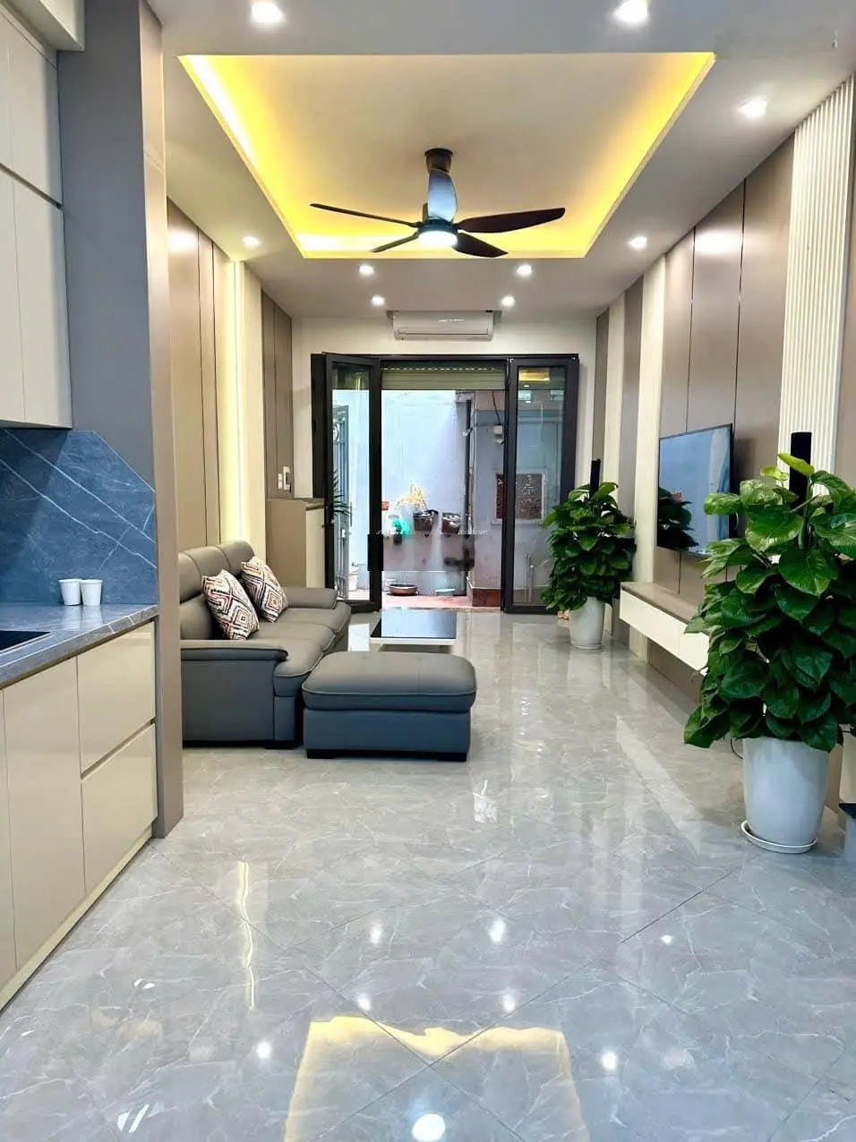 Bán gấp nhà chính chủ trung tâm quận ba đình 5 tầng x40m giá 8.95 ỷ 0912251792