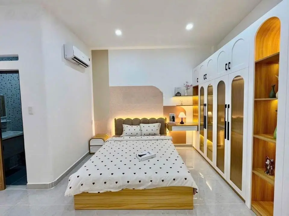 Nhà Đẹp, Xây Mới 1/ Bình Thành, Quận Bình Tân, SHR Hỗ Trợ Vay Bank 80%, (3Tấm + 4PN), DT: 4X15M